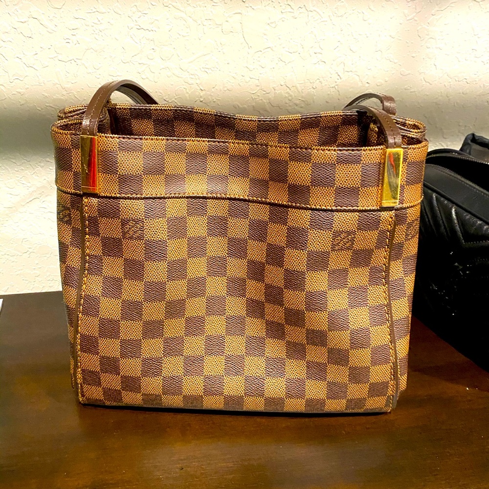 Louis vuitton purse- “Marylebone”